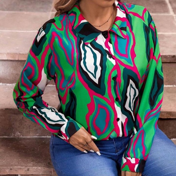 NEW Women’s 2X Plus Blouse Top Vibrant Button Down Collared Shirt Stunning - Picture 4 of 9